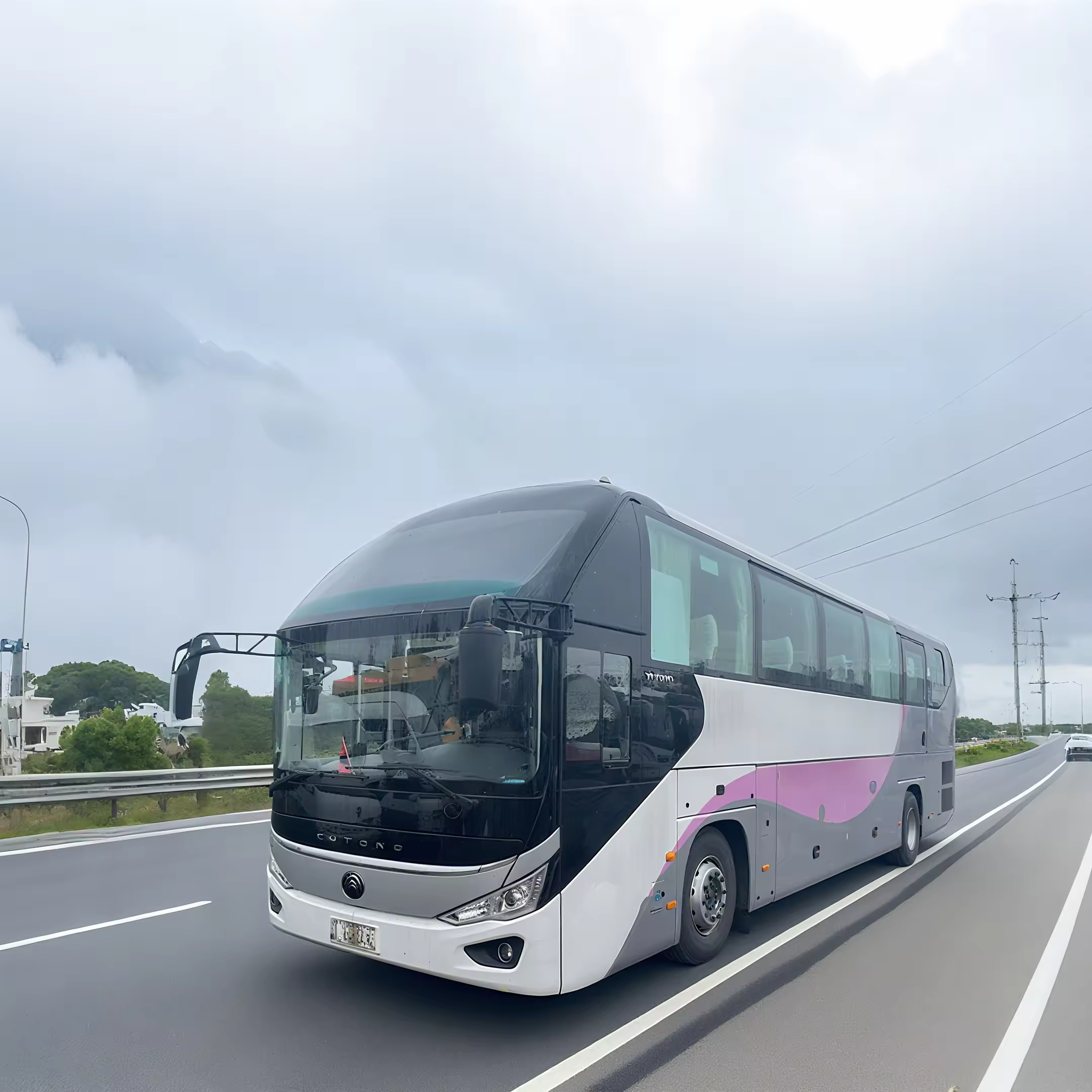 Luxury Bus - Galaxy Ride Umrah Taxi